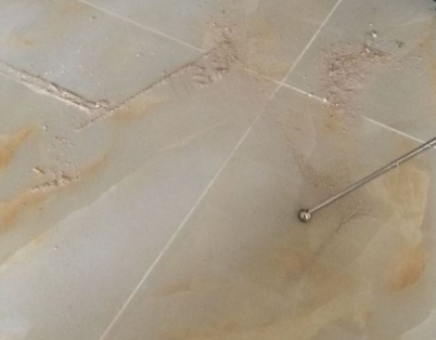 远安瓷砖空鼓维修公司分享粘合剂选择不当在瓷砖铺贴过程中可能导致以下问题